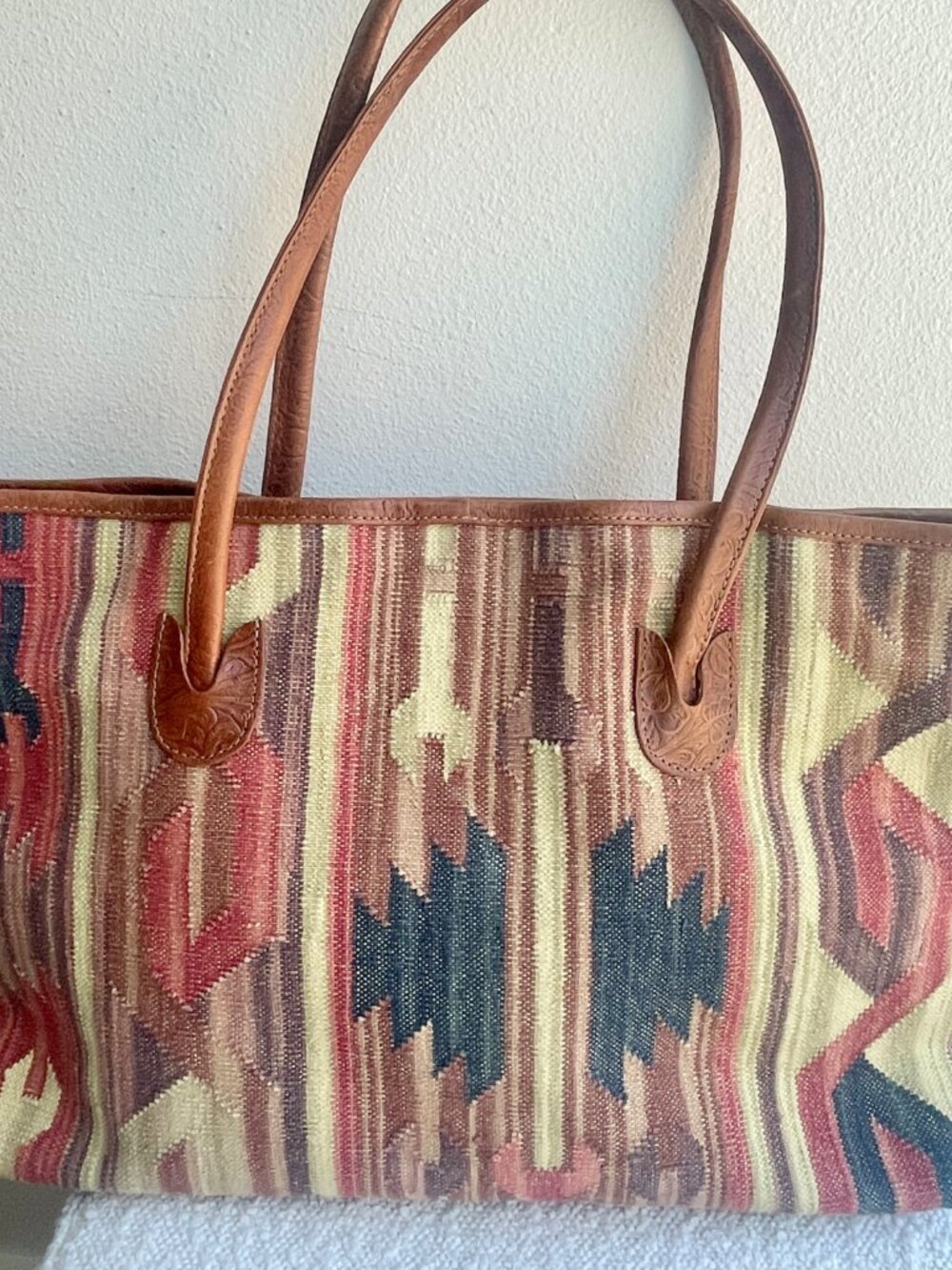 Handcrafted Kilim Tote Bag Wool & Tooled Leather Southwestern Boho - Picture 2 of 11